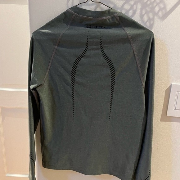 SKINS Series Compression Long Sleeve Top in Grey L NWOT - Picture 6 of 11